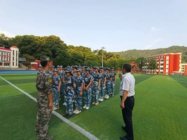 Meet Our Students| “愿你我，在天行把根深